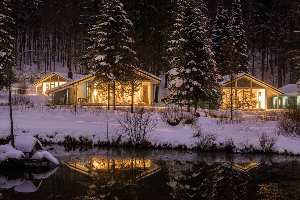 Ihr warmes Ferienhaus im Winterwald